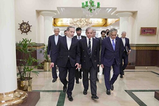 ادعای سی‌ان‌ان: امریکا منتظر پیشنهاد تازه و تغییریافته ایران است که احتمالاً تا جمعه ارائه می شود/سی‌ان‌ان: هزینه واقعی جنگ ایران برای واشنگتن با احتساب بازسازی پایگاه‌های آمریکا ۵۰ میلیارد دلار است نه ۲۵ میلیارد دلار/بلومبرگ: قیمت بنزین در کالیفرنیا برای اولین بار از ۲۰۲۳ از مرز ۶ دلار در هر گالن عبور کرد/ترامپ تنگه هرمز را «تنگه ترامپ» خواند