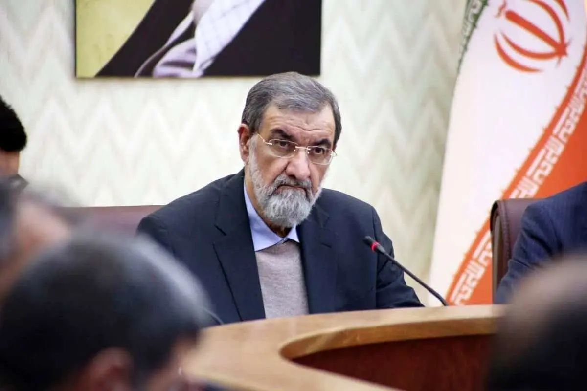 محسن رضایی خطاب به آمریکا: توانایی ما در مقابله با دزدان دریایی کمتر از غرق کردن کشتی‌های جنگی نیست/ خود را برای مواجهه با گورستانی از ناو‌ها و نیروهایتان آماده کنید