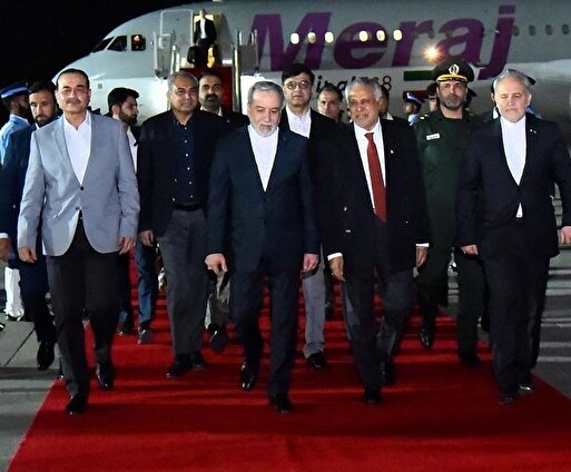 الجزیره: پیشنهاد توافق ایران شامل ۳ مرحله است؛ مرحله اول، تشکیل یک مرجعیت بین‌المللی برای تضمین عدم بازگشت به جنگ، بازگشایی تدریجی تنگه هرمز، تعدیل بند غرامت‌ها با فرمولی جدید و ابتکاری، دوم، لغو تحریم‌ها در مقابل اقدامات هسته‌ای و سوم، ایجاد نظام امنیتی منطقه‌ای/الجزیره: جست‌وجوی فرمول نهایی برای توافق چارچوبی در حال بررسی است/سپاه: ترامپ باید بین عملیات غیر ممکن یا توافق بد انتخاب کند