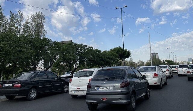 پلیس راهور: ترافیک سنگین در محورهای ورودی تهران/ بارش باران در برخی از جاده‌های شمالی کشور