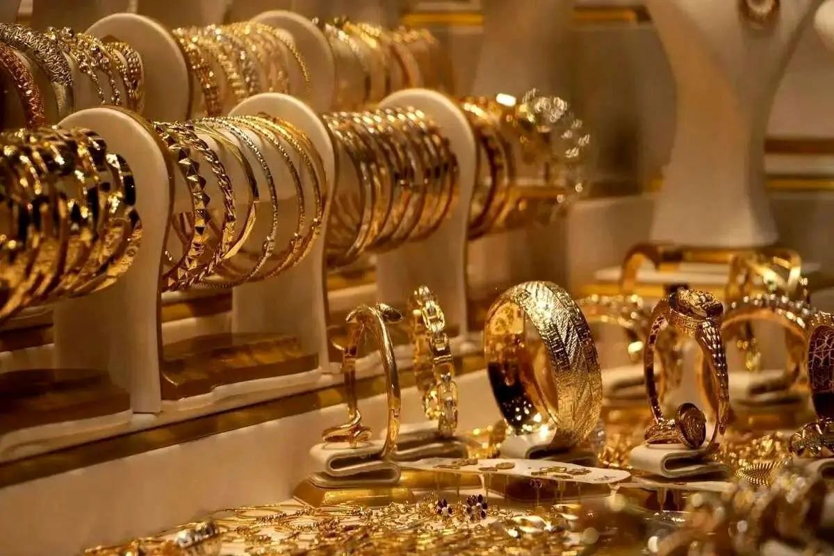 یک خبرگزاری دولتی: هر گرم طلا ۱۸ عیار ۱۹ میلیون و ۴۰۰ هزار تومان شد؛ هر قطعه تمام سکه طرح جدید هم ۱۹۷ میلیون تومان