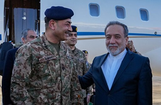 پاکستان: پاسخ مثبت ترامپ به درخواست ما و بن‌سلمان [به خاطر تعلیق پروژه آزادی] به تقویت صلح کمک می‌کند/ وزیر خارجه چین: دیدار‌های مستقیم بین ایران و امریکا ضروری است/ خبرنگار الجزیره: پاسخ ایران به اصلاحیه‌ اخیر آمریکا ممکن است درراه واشنگتن باشد/وال استریت ژورنال: چین همچنان به برنامه‌ پهپادی ایران تجهیزات می‌رساند/مقابله پدافند با پهپاد‌های شناسایی در قشم