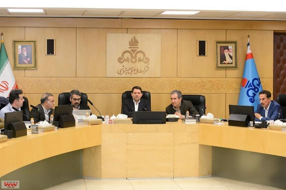 معاون وزیر نفت ومدیرعامل شرکت ملی صنایع پتروشیمی تاکید کرد:
تامین نیازهای صنایع پایین دستی با بازیابی مجتمع‌های پتروشیمی و تسهیل واردات