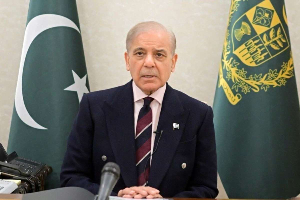 الجزیره: نخست‌وزیر پاکستان در حال مذاکره با وزرای خود درباره راه‌های ترغیب ایران برای بازگشت به مذاکرات است