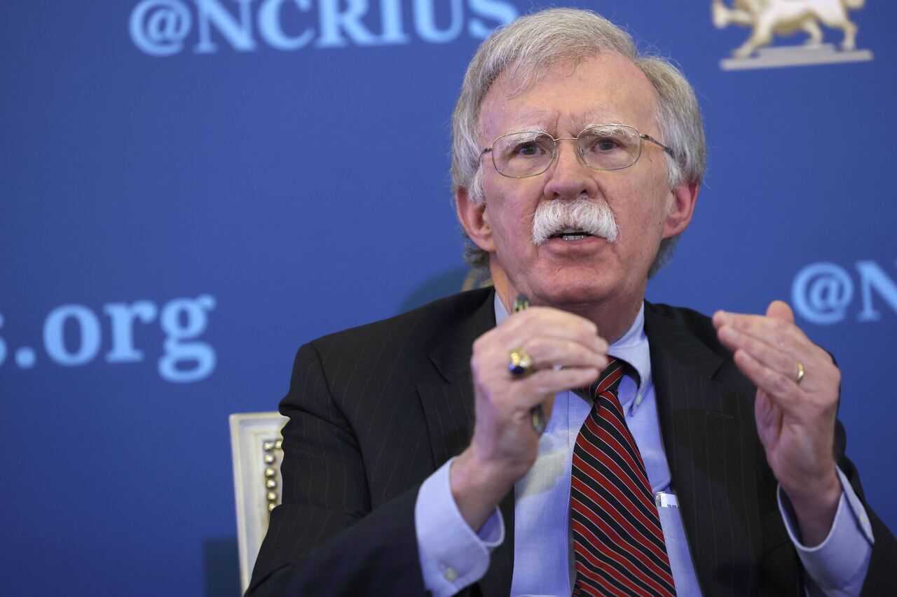 جان بولتون: ترامپ شدیداً می‌خواهد از جنگ با ایران خارج شود/ نگرانی من این است که راه‌حل خروج وی، رضایت‌بخش نباشد، اما او اعلام پیروزی خواهد کرد و امیدوار است که از زیر بار آن فرار کند