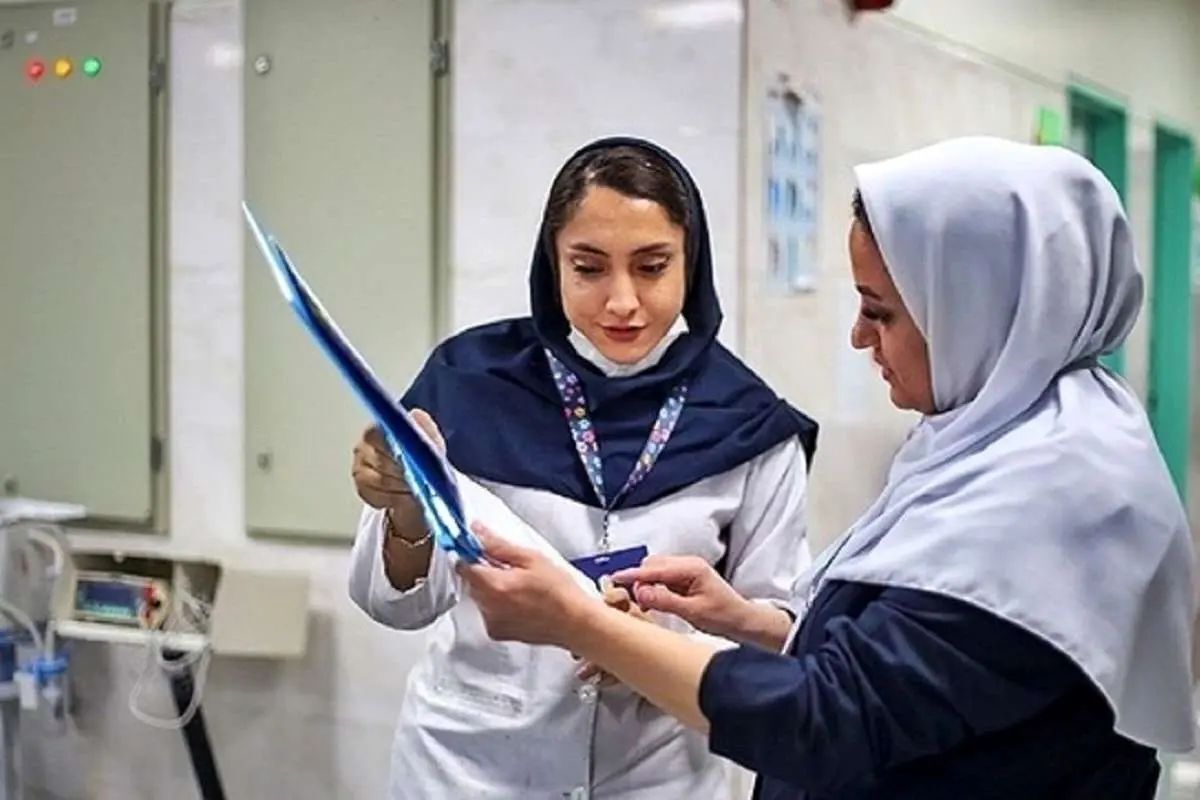 وزارت بهداشت: میانگین کشوری معوقات تعرفه‌های پرستاری ۶ ماه است/ اضافه کار پرستاران به روز است و نهایتا با یک ماه فاصله، از محل منابع عمومی پرداخت می‌شود