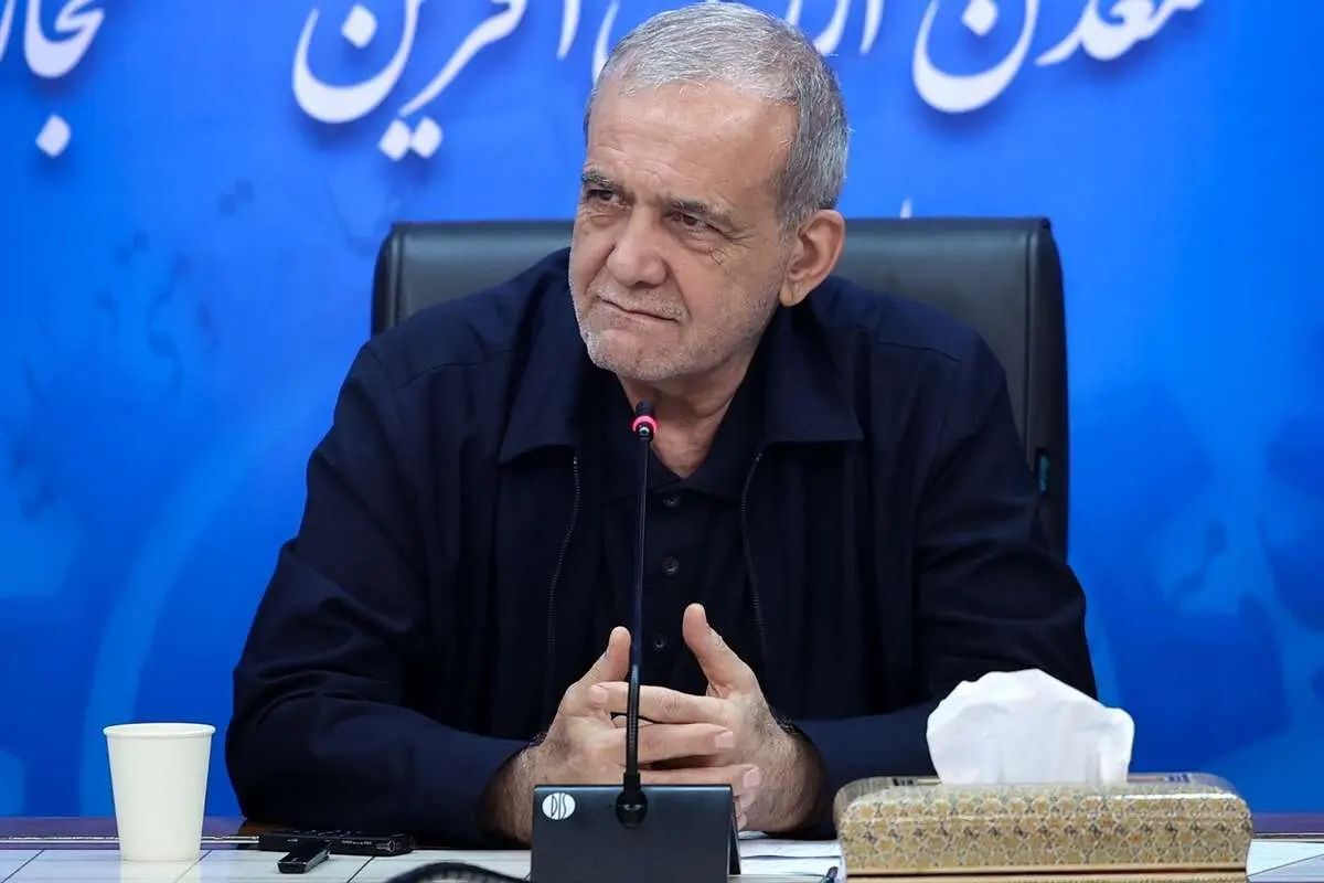 پزشکیان: دولت بنا ندارد برای فعالیت اقتصادی سالم محدودیت ایجاد کند، اما اجازه نخواهد داد که عده‌ای با سوء استفاده از شرایط جنگی، به دنبال کسب منافع نامشروع باشند/ یکی از سیاست‌های اساسی دولت در شرایط فعلی، «کنترل مصرف» و «جلوگیری از شکل‌گیری تقاضای القایی و کاذب» است