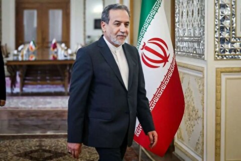عراقچی: با آمریکایی‌ها به این نتیجه رسیده‌ایم که چون در مورد مواد غنی شده تقریباً به بن‌بست رسیده‌ایم، بهتر است بررسی آن را به مراحل بعدی مذاکرات موکول کنیم/ پس از رد پیشنهاد اخیر ایران، پیام‌هایی از آمریکا دریافت کرده‌ایم که مایل به ادامه گفت‌وگوها و تعامل هستند/ ایران و عمان در حال رایزنی هستند تا ساز و کاری مناسب برای اداره آینده تنگه هرمز ایجاد شود