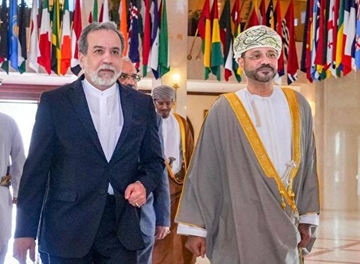 گاردین: عمان پس از اینکه ایران اعلام کرد درباره مدیریت آینده تنگه هرمز با این کشور هماهنگی می‌کند، درگیر کشمکش‌های ژئوپولیتیکی شده/ وزیر خارجه چین: مذاکرات یک شبه به نتیجه نمی‌رسد، اما وقتی درب گفت‌و‌گو گشوده شد، دیگر نباید بسته شود/ پاکستان: ۲۰ خدمه کشتی‌های توقیف شده ایرانی، به ایران بازگردانده شدند/ ادعای ترامپ: مخالفتی ندارم که ایران [غنی‌سازی] را ۲۰ سال متوقف کند