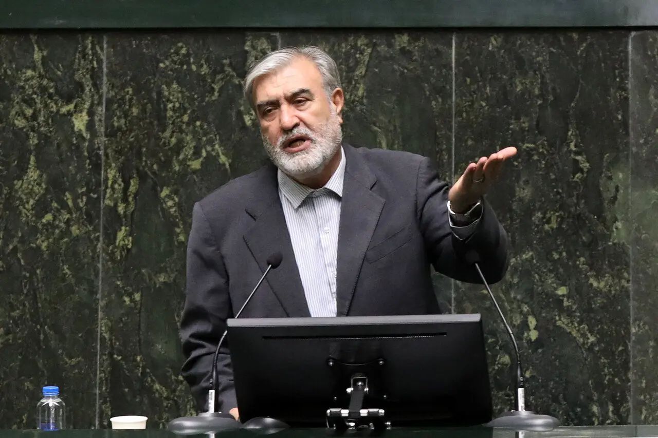 رئیس کمیسیون امنیت ملی مجلس: ایران ساز و کاری حرفه‌ای برای مدیریت ترافیک تنگه هرمز تهیه کرده که به‌زودی رونمایی می‌شود