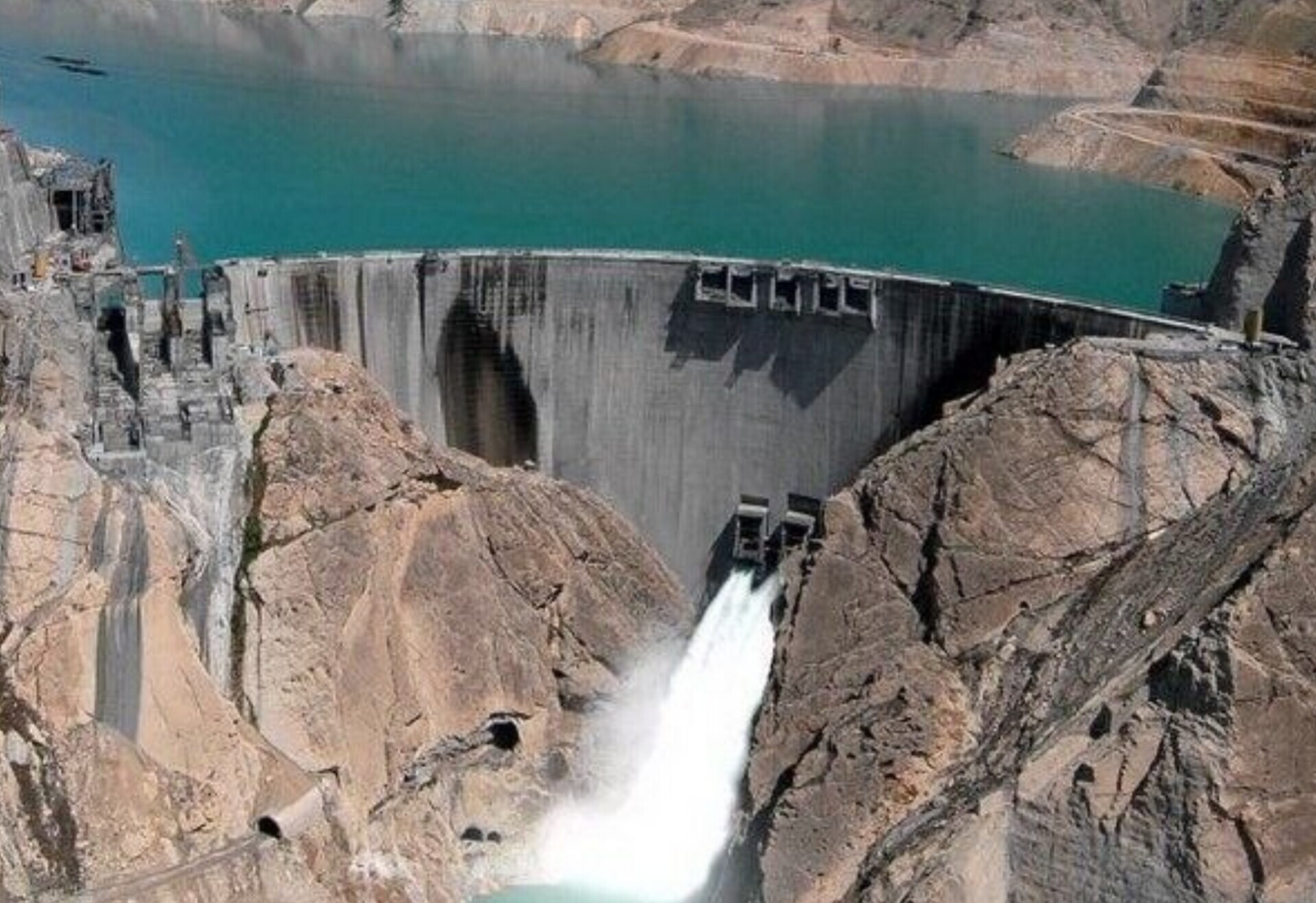 نماینده مجلس: احتمال جیره‌بندی آب در پایتخت وجود ندارد/ وضعیت منابع آبی تهران به سطح نرمال نرسیده/ اکثر استان‌ها شرایط آبی بسیار خوب و نرمالی را نسبت به سال گذشته دارند