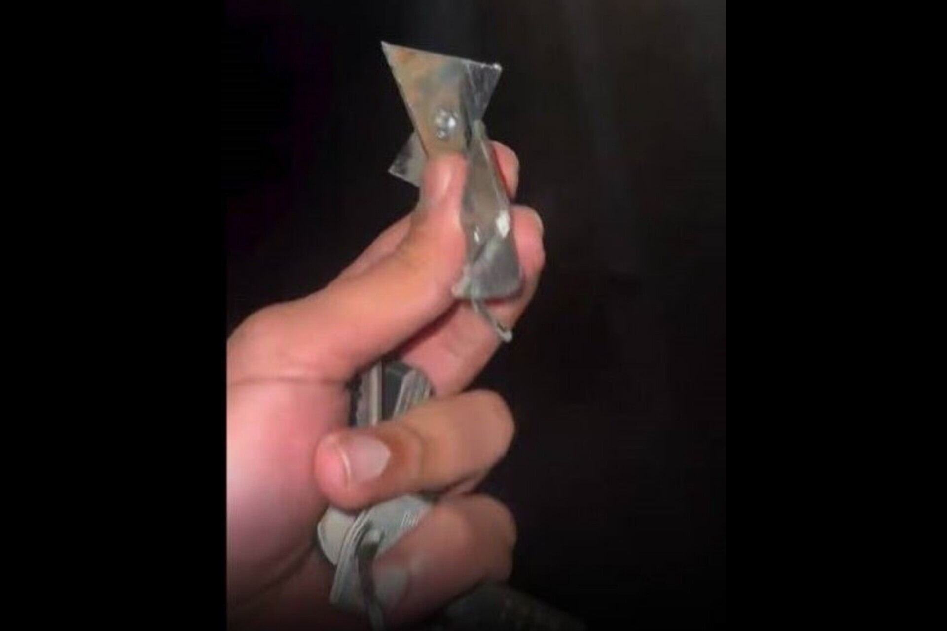 صداوسیما: راننده یک خودروی شوتی با هدف ایجاد اختلال در تردد، اقدام به ریختن میخ در اتوبان تهران–کرج کرد/ آسیب دیدگی لاستیک‌های ۲۴ دستگاه خودرو