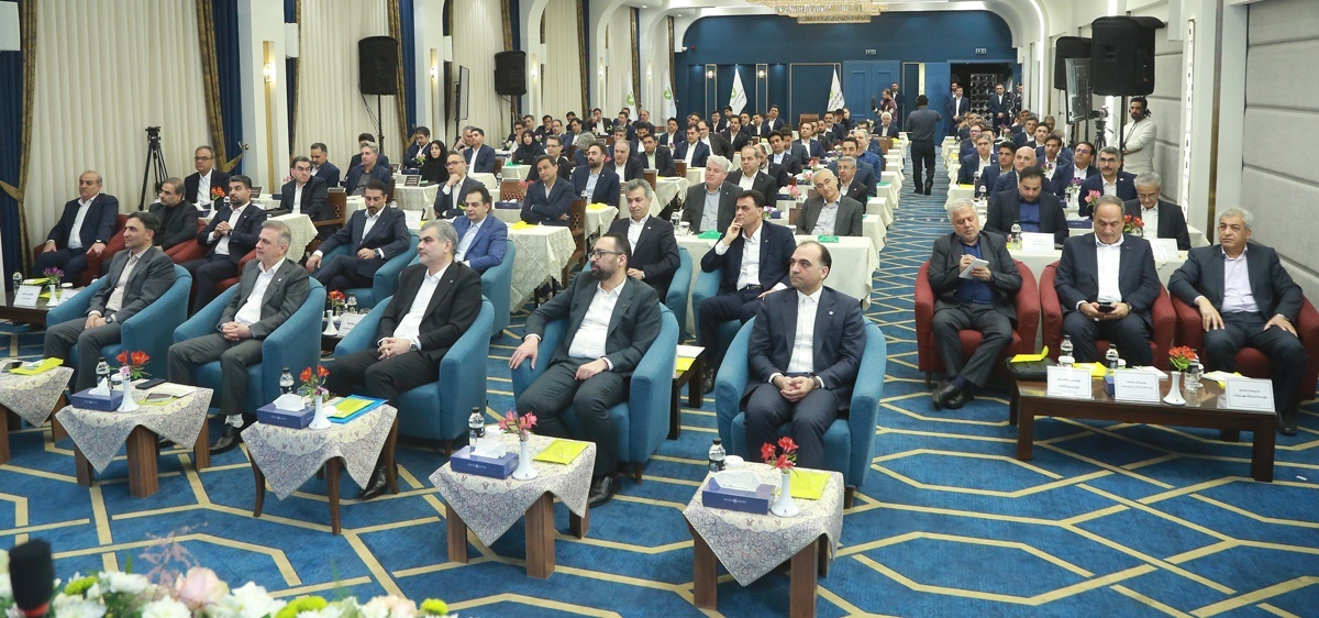 با هدف توسعه و ارتقای خدمات و محصولات؛
همایش سراسری مدیران بانک قرض‌الحسنه مهر ایران برگزار شد