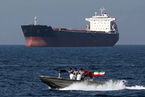 نایب‌رئیس مجلس: اولین درآمد از محل عوارض تنگه هرمز به حساب بانک مرکزی واریز شد / تمام کشتی‌هایی که از این مسیر عبور می‌کنند باید عوارض خود را به ریال پرداخت کنند