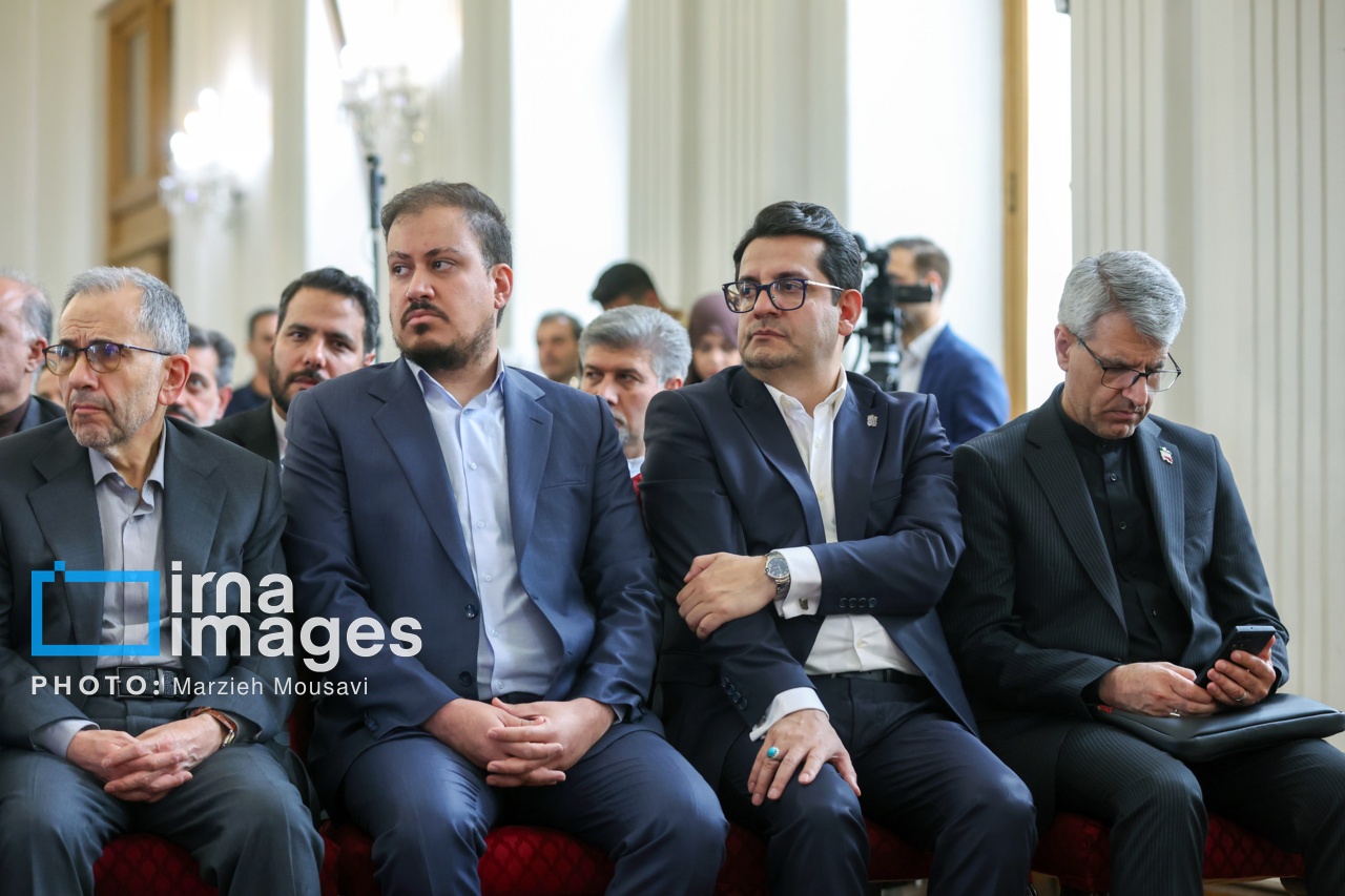 تصاویر: بزرگداشت وزیران شهید امور خارجه