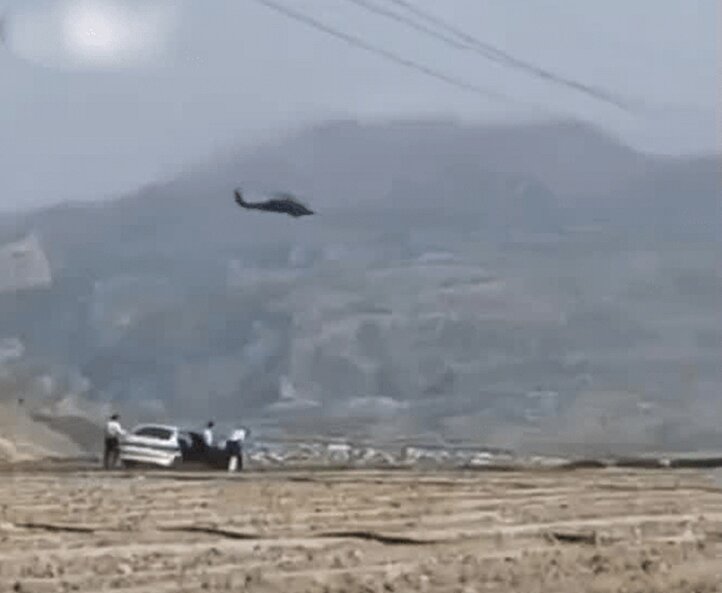 ویدیو / لحظاتی از هدف‌گیری هلیکوپترهای آمریکایی توسط یگان تکاوری پلیس