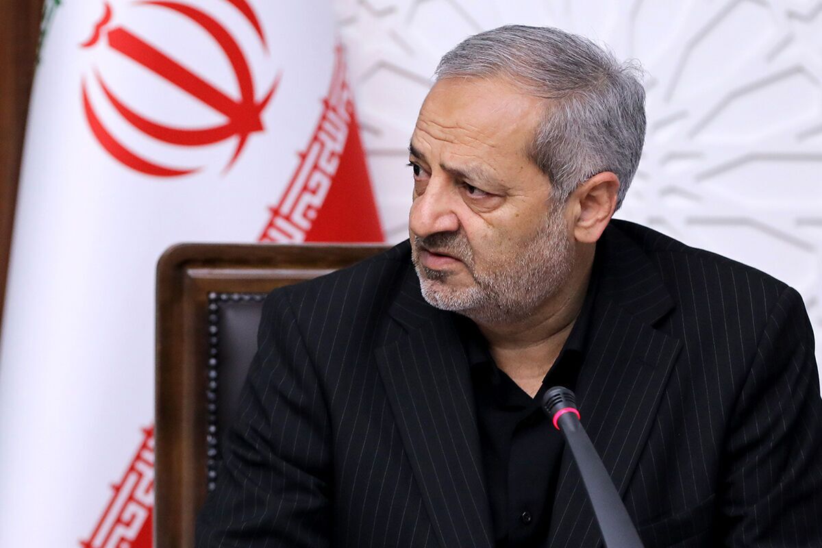 وزیر آموزش و پرورش: گرچه بسیاری از کتب درسی ما چاپ شده‌اند، اما در حال انجام کار‌های ویژه‌ای هستیم تا روایاتی از مدرسه میناب، بخش‌هایی از جنگ تحمیلی سوم و شهادت مقام معظم رهبری را در کتب درسی منعکس کنیم