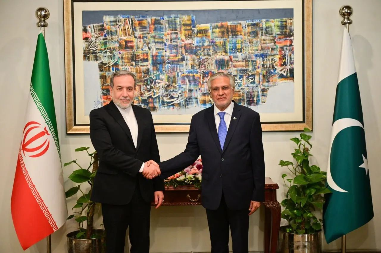 پاکستان: وزیر خارجه پاکستان در گفت‌وگوی تلفنی با عراقچی، بر اهمیت ادامه مذاکرات جهت رسیدگی به مسائل معوقه تأکید کرد