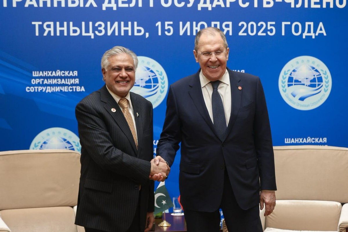 لاوروف درباره تحولات منطقه‌ای با همتای پاکستانی خود گفت وگو کرد