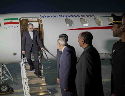 ببینید / ویدیویی از  ورود عراقچی و هیأت همراه به اسلام‌آباد