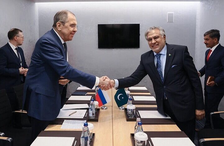 تماس وزرای خارجه روسیه و پاکستان / تمجید لاوروف از میانجیگری اسلام‌آباد بین ایران و آمریکا: روسیه برای حمایت از این تلاش‌ها آمادگی دارد