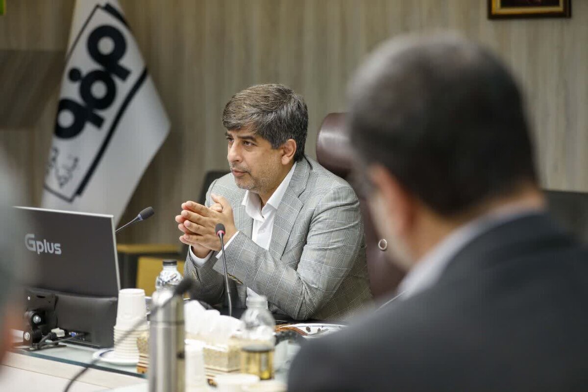 دوازدهمین جلسه کارگروه راهبری پروژه بازسازی و نوسازی بخش های آسیب‌دیده؛  
بازسازی فولاد مبارکه باتکیه‌ بر ظرفیت‌های بومی و دانش‌بنیان‌ها