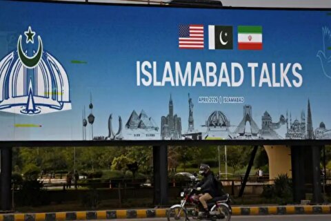 وزیر خارجه پاکستان می‌گوید پاکستان به دلیل شرایط پیش آمده، از یک تسهیل‌گر به میانجی‌گر تبدیل شده/ سفر عراقچی به عمان برای این است که اگر در آینده توافقی حاصل شود، تنگه هرمز تحت کنترل مشترک ایران و عمان قرار می‌گیرد/ در سفر وی به روسیه بحث اورانیوم مطرح می‌شود/ در نهایت، عراقچی به تهران بازمی‌گردد تا گزارش گفت‌و‌گو‌های خود را ارائه دهد و در صورت تصمیم، دوباره به پاکستان سفر کند