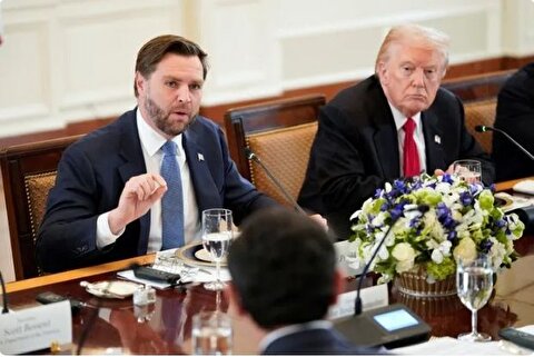 نشریه آتلانتیک: در جلسات، ونس صحت اطلاعات ارائه‌شده از سوی پنتاگون درباره جنگ را زیر سؤال برده / ونس بار‌ها توصیف وزارت دفاع آمریکا از اینکه آیا پنتاگون کاهش شدید در ذخایر موشکی آمریکا را کم اهمیت جلوه داده، مورد تردید قرار داده / معاون رئیس‌جمهور نگرانی‌های خود را درباره در دسترس بودن سامانه‌های موشکی بخصوصی را در گفت‌و‌گو با ترامپ مطرح کرده