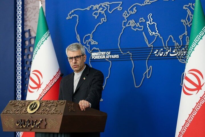سخنگوی وزارت خارجه:  [صدور دستور توقیف و مصادره کشتی‌های حامل نفت ایران]  چیزی نیست جز قانونی کردن رسمی دزدی دریایی و غارت مسلحانه در آب‌های بین‌المللی / این، یعنی بازگشت به عصر سیطره دزدان دریایی بر دریاها! با این تفاوت که حالا آن‌ها با حکم دولتی فعالیت می‌کنند