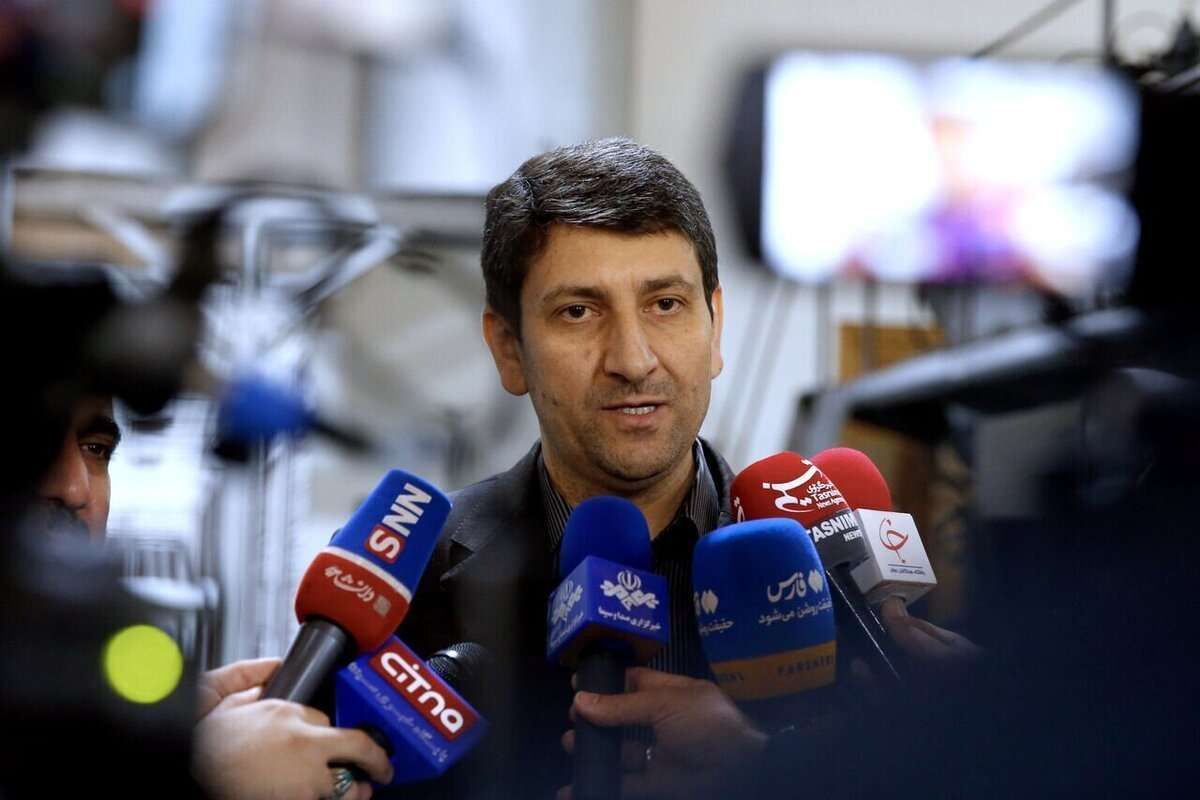 وزیر ارتباطات: سیاستگذاری در حوزه ارتباطات نباید گرفتار دوگانه‌های ساده‌سازی شده و فرسایشی باشد/ فرآیند سیاستگذاری در دام دوگانه‌هایی از جنس «باز یا بسته»، «داخلی یا خارجی» و «استقلال یا تعامل» گرفتار آمده/ شکل‌گیری انواع دسترسی‌های متفاوت به اینترنت، نشان دهنده آن است که هرگونه محدودیت، می‌تواند به ایجاد شکاف‌های جدید و ناعادلانه منجر شود