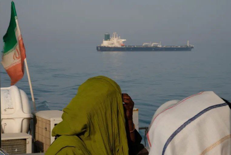 در روز بیست و دوم آتش‌بس چه گذشت؟ / نفت ۱۲۰ دلار شد/ترامپ: پوتین به من گفت تمایل دارد در بحث غنی‌سازی نقش داشته باشد/کرملین: پوتین در تماس با ترامپ ایده‌هایی برای حل مسئله هسته‌ای ایران مطرح کرد/تسنیم: ۶ نفر از خدمه ایرانی کشتی توسکا با پیگیری ایران آزاد شدند/آناتولی به نقل از منابع: تمرکز عراقچی در سفر مسکو، اخذ تضمین‌هایی برای اجرای «متن و مقصود» هر توافق احتمالی با آمریکا بود