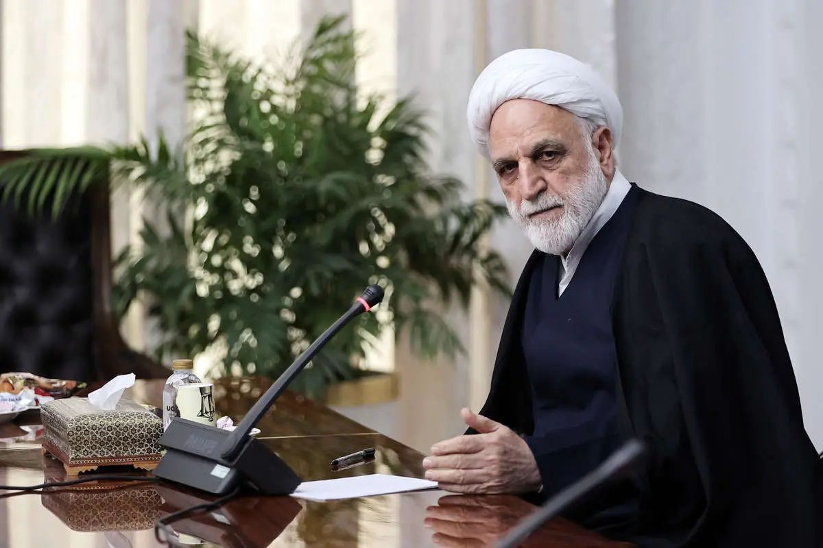 رئیس قوه قضائیه: به هیچ‌ وجه نباید از مبارزه با فساد و مفسد غفلت کنیم؛ حتی در شرایط جنگی/ آن‌ها که امنیت اقتصادی و روانی مردم را تهدید می‌کنند، بدانند که به سراغ‌شان خواهیم رفت