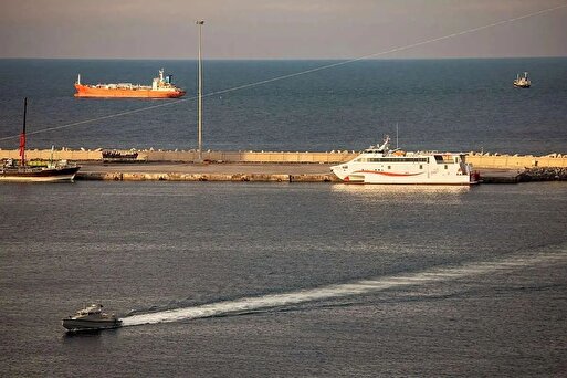 اکسیوس: ترامپ با مدیران صنعت نفت و گاز درباره پیامدهای انرژی ناشی از جنگ ایران گفت‌وگو کرد/ ادعای ترامپ: ایران بلد نیست چگونه توافق غیر هسته‌ای امضا کند/ نفت ۱۱۴ دلار و ۵۰ سنت شد/ العربیه به نقل از مقام ارشد پاکستانی: در حال کاهش شکاف‌ها بین آمریکا و ایران هستیم/ ادعای وال استریت ژورنال: ترامپ به دستیاران خود دستور داد که برای محاصره طولانی مدت ایران آماده شوند