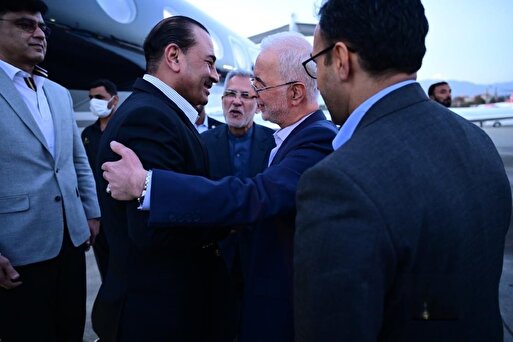 خبرنگار سابق سی‌ان‌ان: پیشنهاد آمریکا به ایران شامل امتیازات اقتصادی قابل‌توجهی است؛ لغو تمام تحریم‌های آمریکا و سازمان ملل پس از توافق نهایی و طرح بزرگ بازسازی اقتصادی برای ایران/بقایی: نمی‌توانیم بگوییم به‌جایی رسیده‌ایم که توافق نزدیک است/هیئتی از قطر درحال مذاکره با عراقچی است اما میانجی پاکستان است/العربی الجدید: سفر عاصم منیر شاید آخرین تلاش برای جلوگیری از جنگ باشد