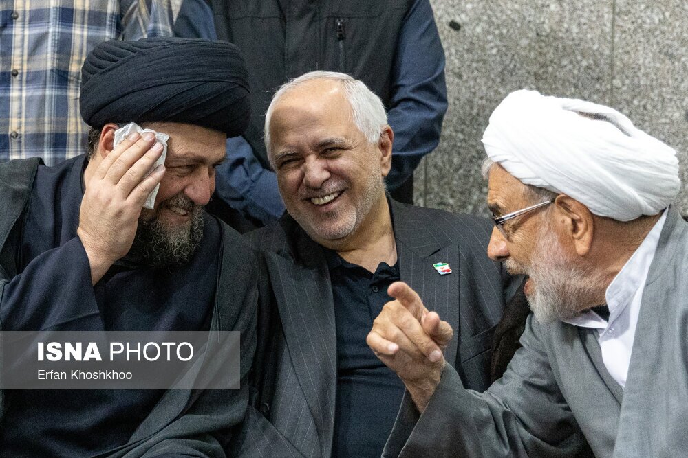 تصاویر: مراسم ترحیم خواهر «سیدمحمد خاتمی»