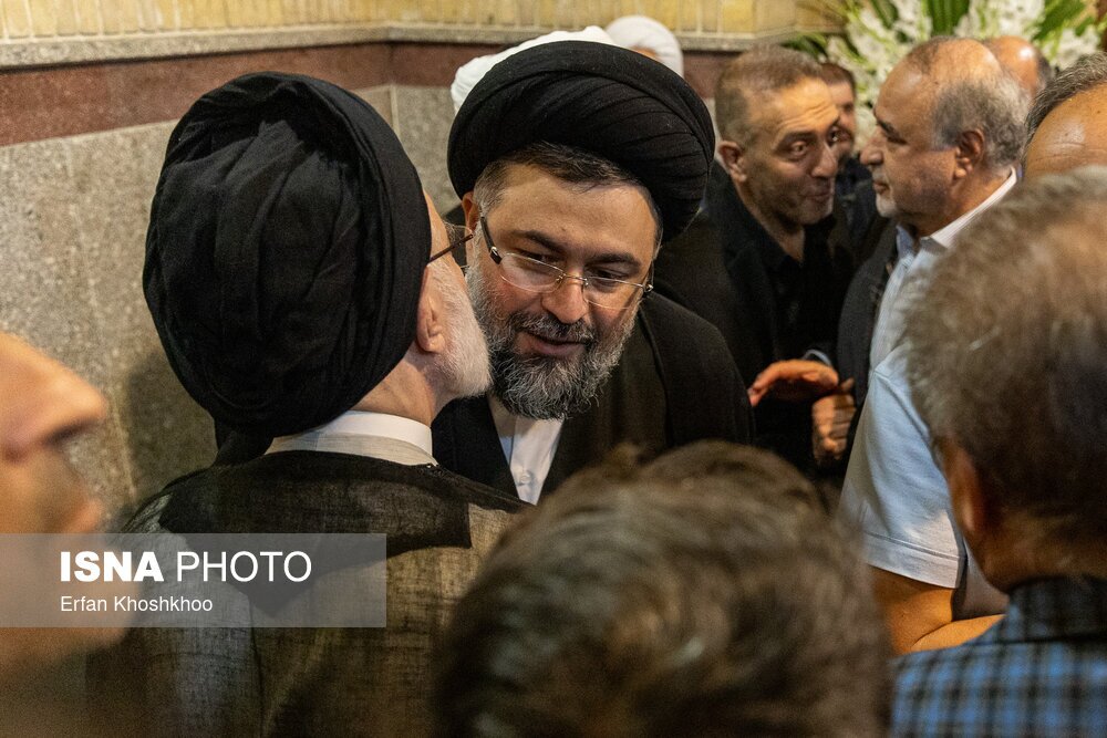 تصاویر: مراسم ترحیم خواهر «سیدمحمد خاتمی»