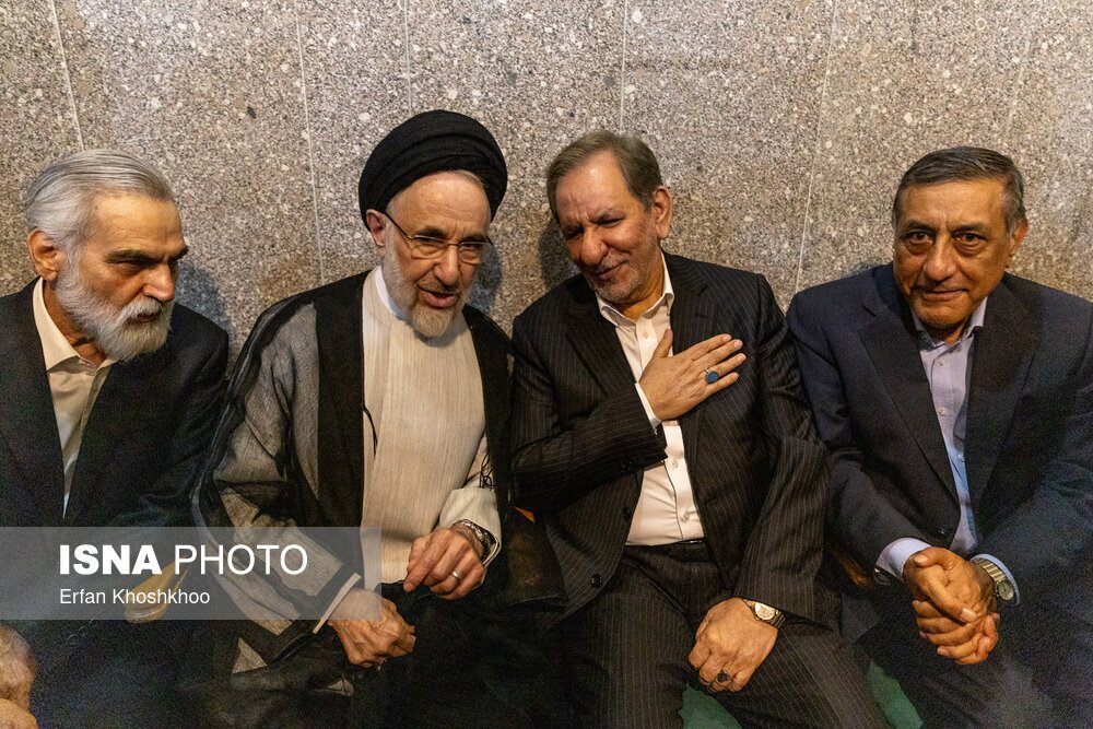تصاویر: مراسم ترحیم خواهر «سیدمحمد خاتمی»