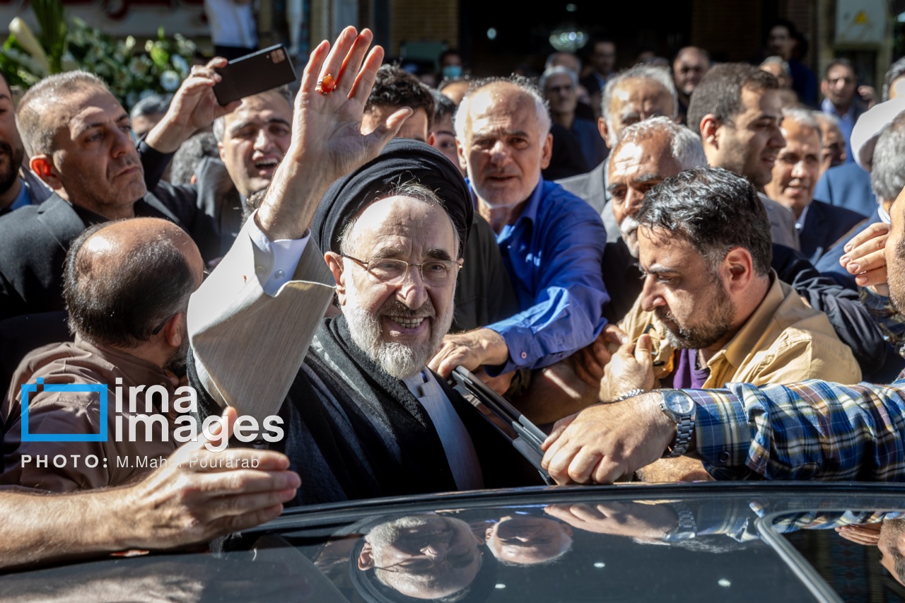 تصاویر: مراسم ترحیم خواهر «سیدمحمد خاتمی»