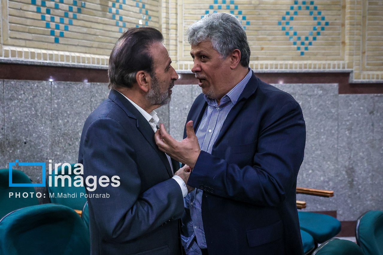تصاویر: مراسم ترحیم خواهر «سیدمحمد خاتمی»