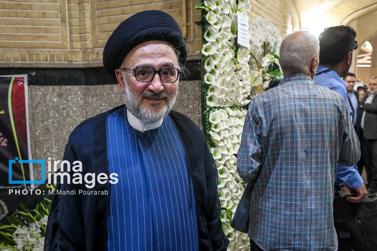 تصاویر: مراسم ترحیم خواهر «سیدمحمد خاتمی»