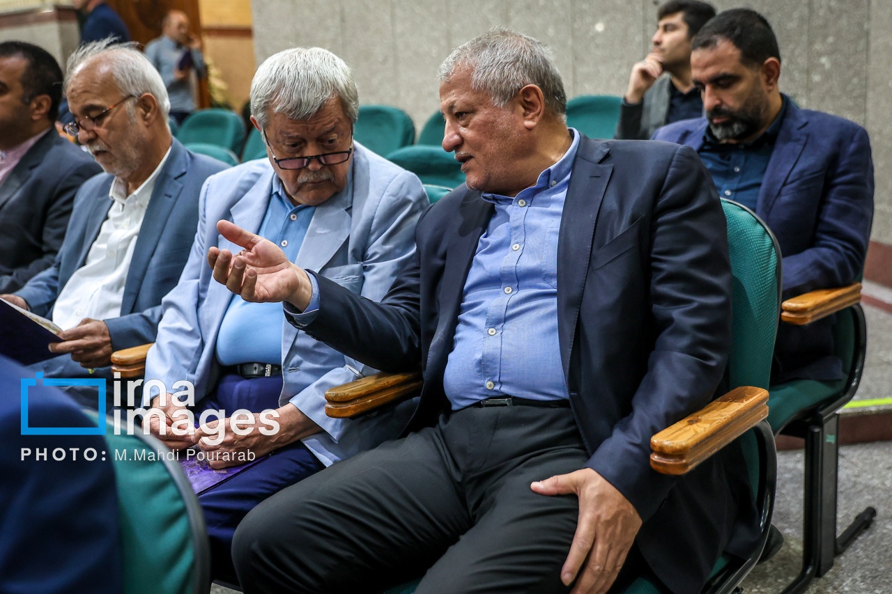 تصاویر: مراسم ترحیم خواهر «سیدمحمد خاتمی»