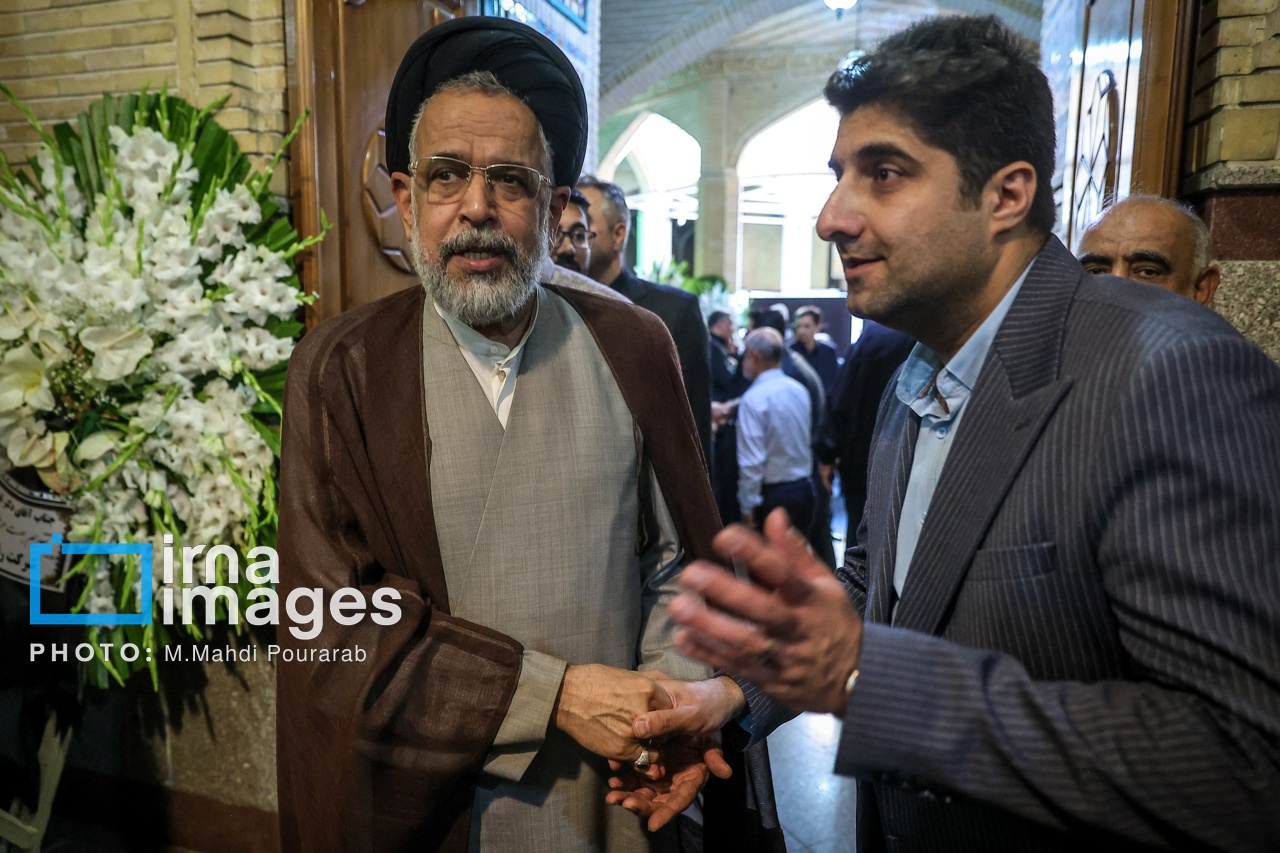 تصاویر: مراسم ترحیم خواهر «سیدمحمد خاتمی»