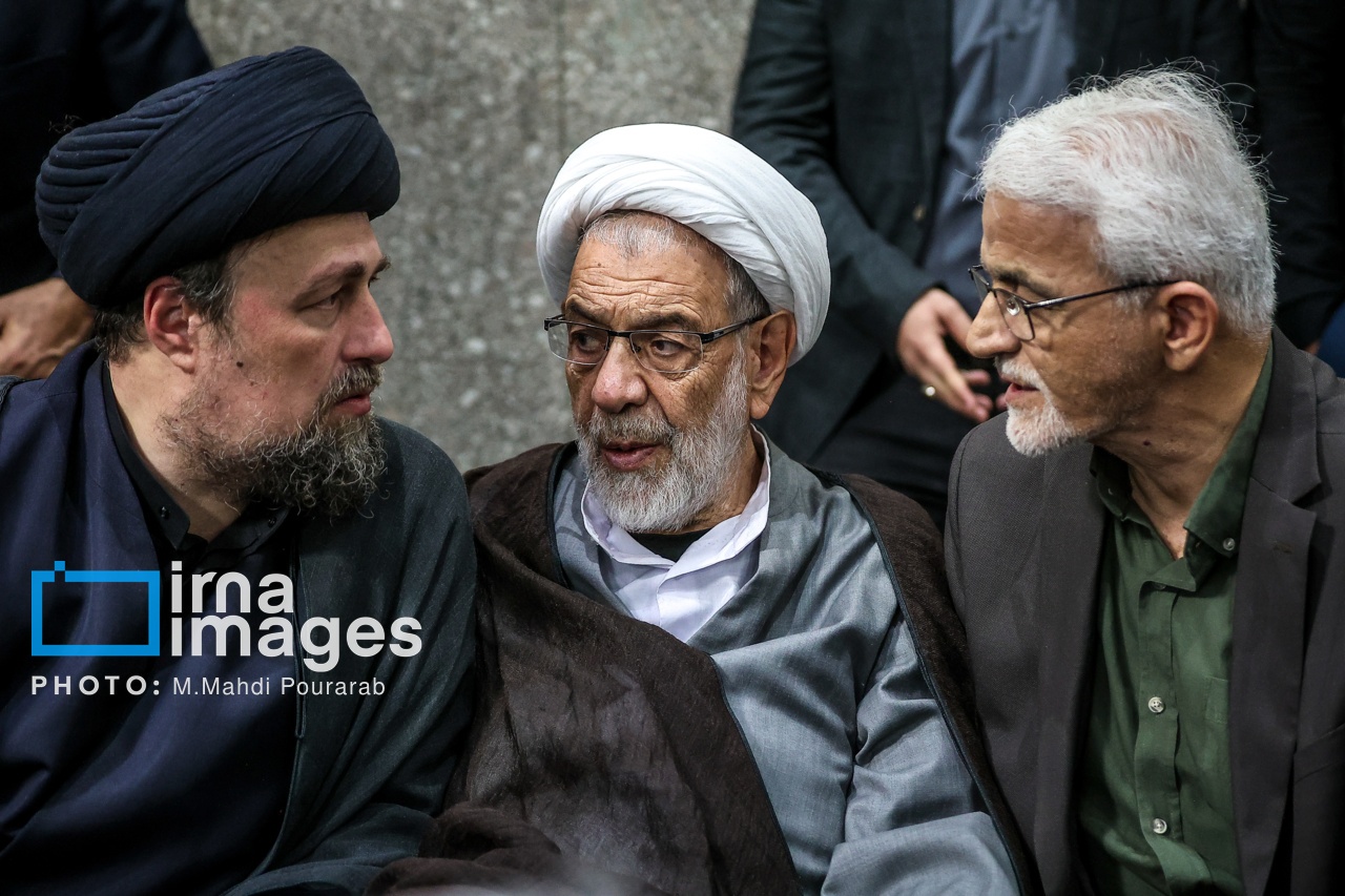 تصاویر: مراسم ترحیم خواهر «سیدمحمد خاتمی»