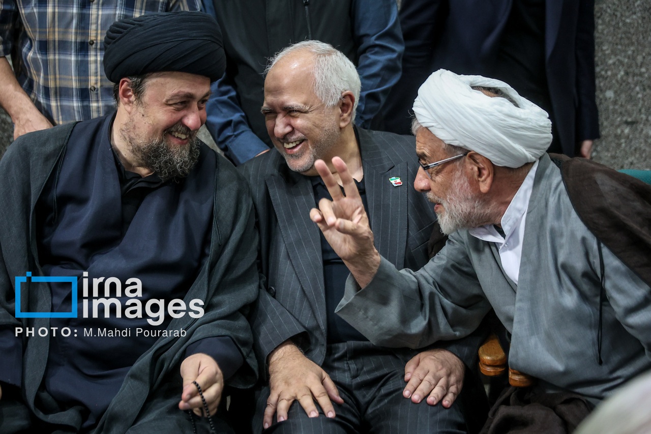 تصاویر: مراسم ترحیم خواهر «سیدمحمد خاتمی»