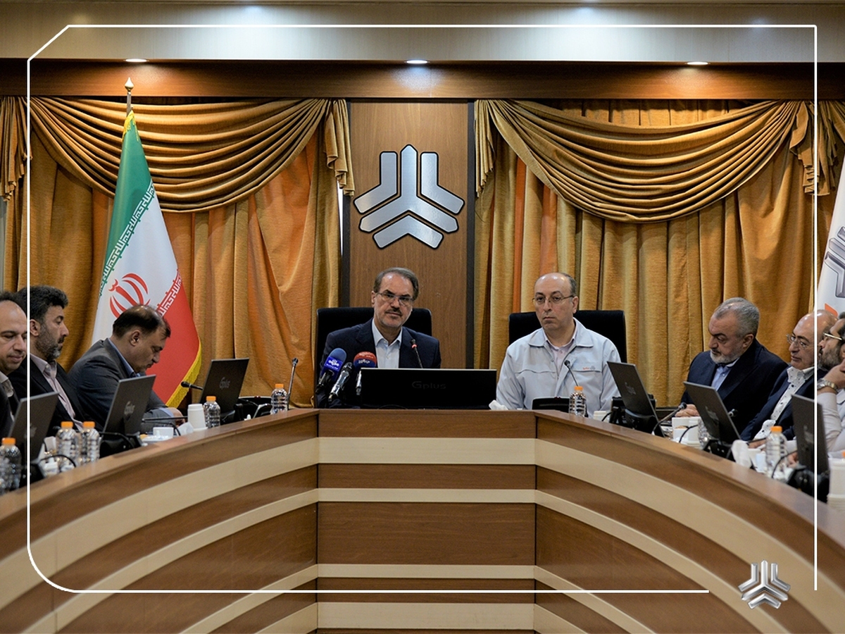 رئیس سازمان بازرسی کل کشور در بازدید از شرکت سایپا تأکید کرد:
لزوم همراهی بخش‌های دولتی و خصوصی برای رفع موانع سایپا / همه قطعه‌سازان باید برای افزایش تولید و تکمیل خودروهای ناقص همراهی کنند