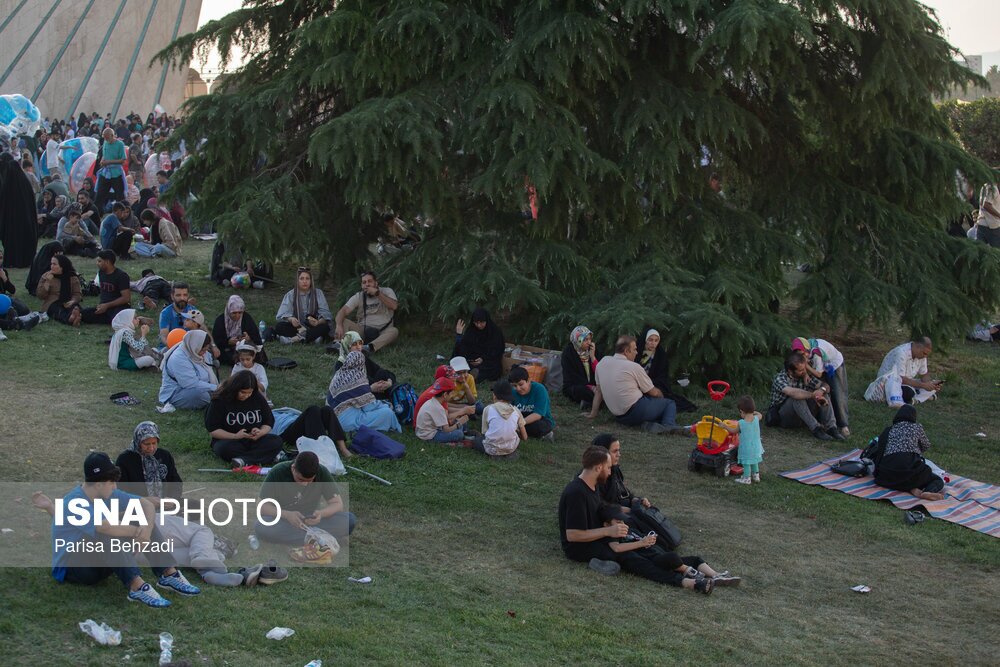 تصاویر:  مهمانی ۱۰ کیلومتری غدیر در تهران