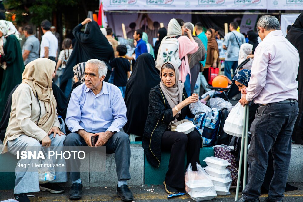 تصاویر:  مهمانی ۱۰ کیلومتری غدیر در تهران