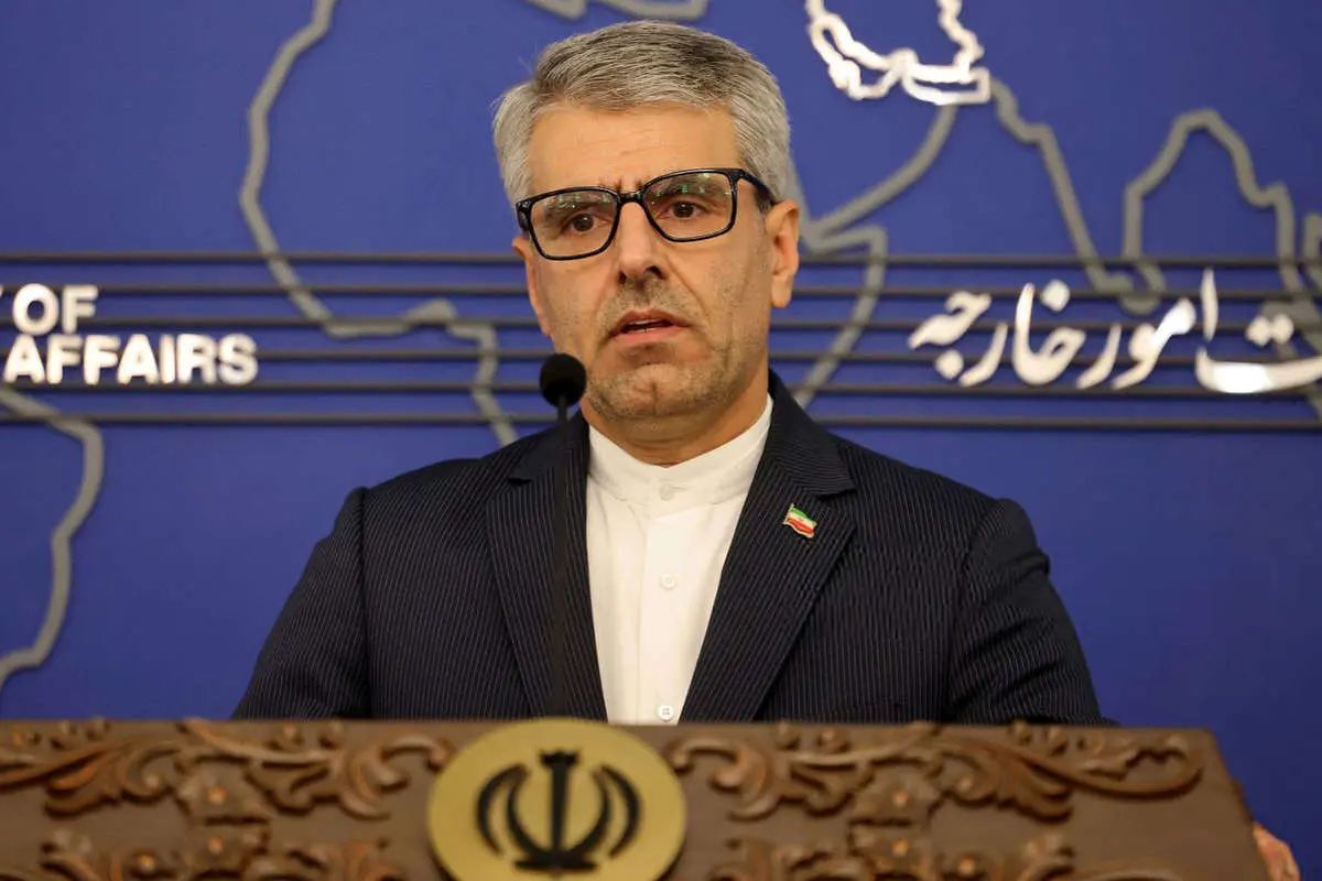 واکنش تلویحی سخنگوی وزارت خارجه به ادعا‌های رئیس‌جمهور لبنان: کسی را که کنار او ایستاده می‌فروشد و کسی را که در برابرش ایستاده می‌خرد