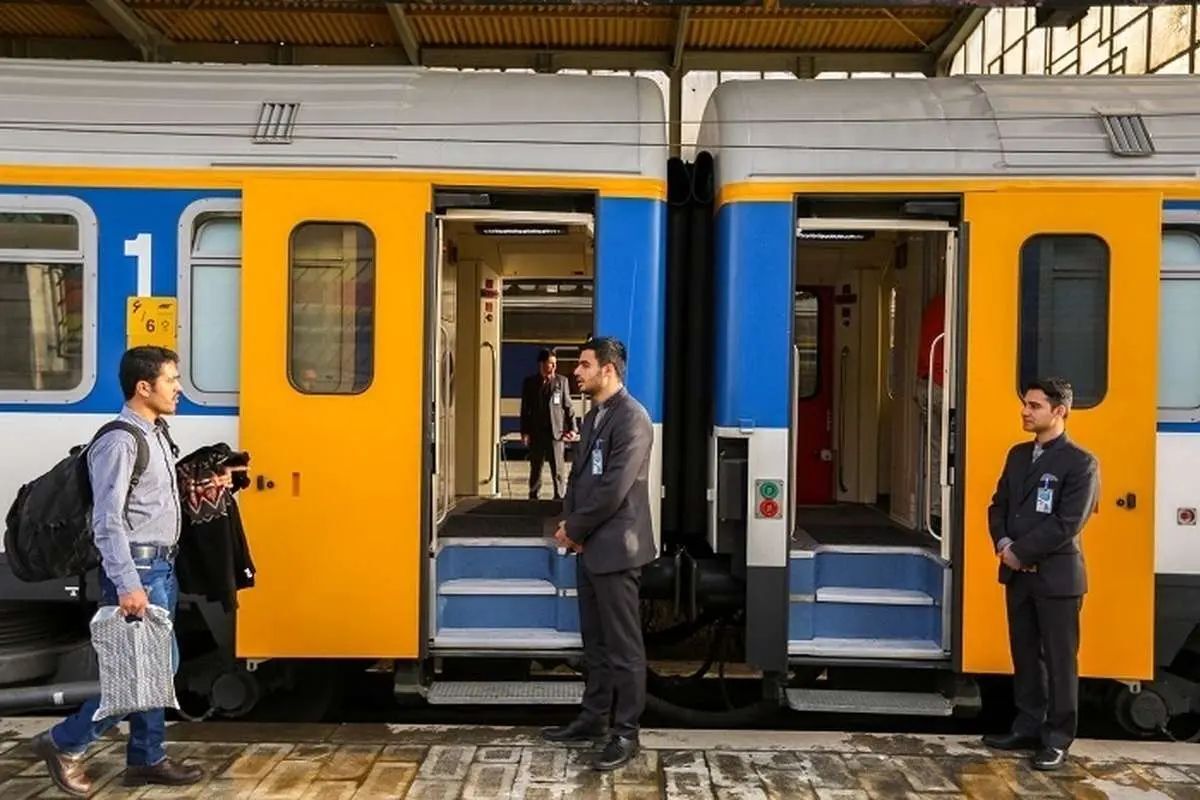 انجمن شرکت‌های حمل و نقل ریلی: افزایش ۲۱ درصدی نرخ بلیت مسیر‌های ریلی از فردا/ این افزایش نرخ با توجه به بالا رفتن هزینه‌ها و رشد بیش از ۵۰ درصدی هزینه‌های نیروی انسانی اتفاق افتاده