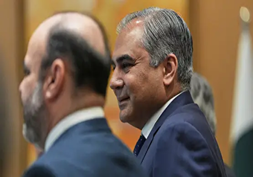 کانال ۱۲ رژیم: ترامپ شاید برای آزادسازی دارایی های مسدود شده ایران باز کردن حساب‌های محدود در قطر، عمان و عراق یا اعطای معافیت‌های تحریمی برای نفت ایران که در چین گیر کرده را امتحان کند/الجزیره: وزیر کشور پاکستان حامل نامه‌ای درباره پیشنهادهایی درمورد منابع مسدود شده ایران است/ العربیه: وزیر کشور پاکستان در سفر خود به ایران، راه‌های دستیابی به یک یادداشت تفاهم را بررسی می‌کند